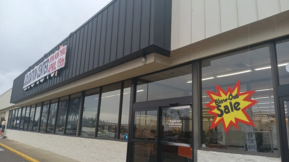 Liquidation Center in Springfield