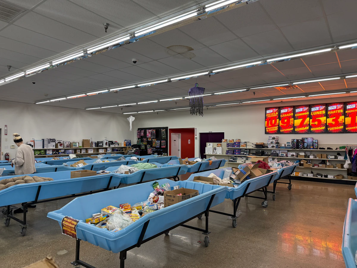 Loco Hot Deals America interior merchandise display - discount store in farmers branch, texas.