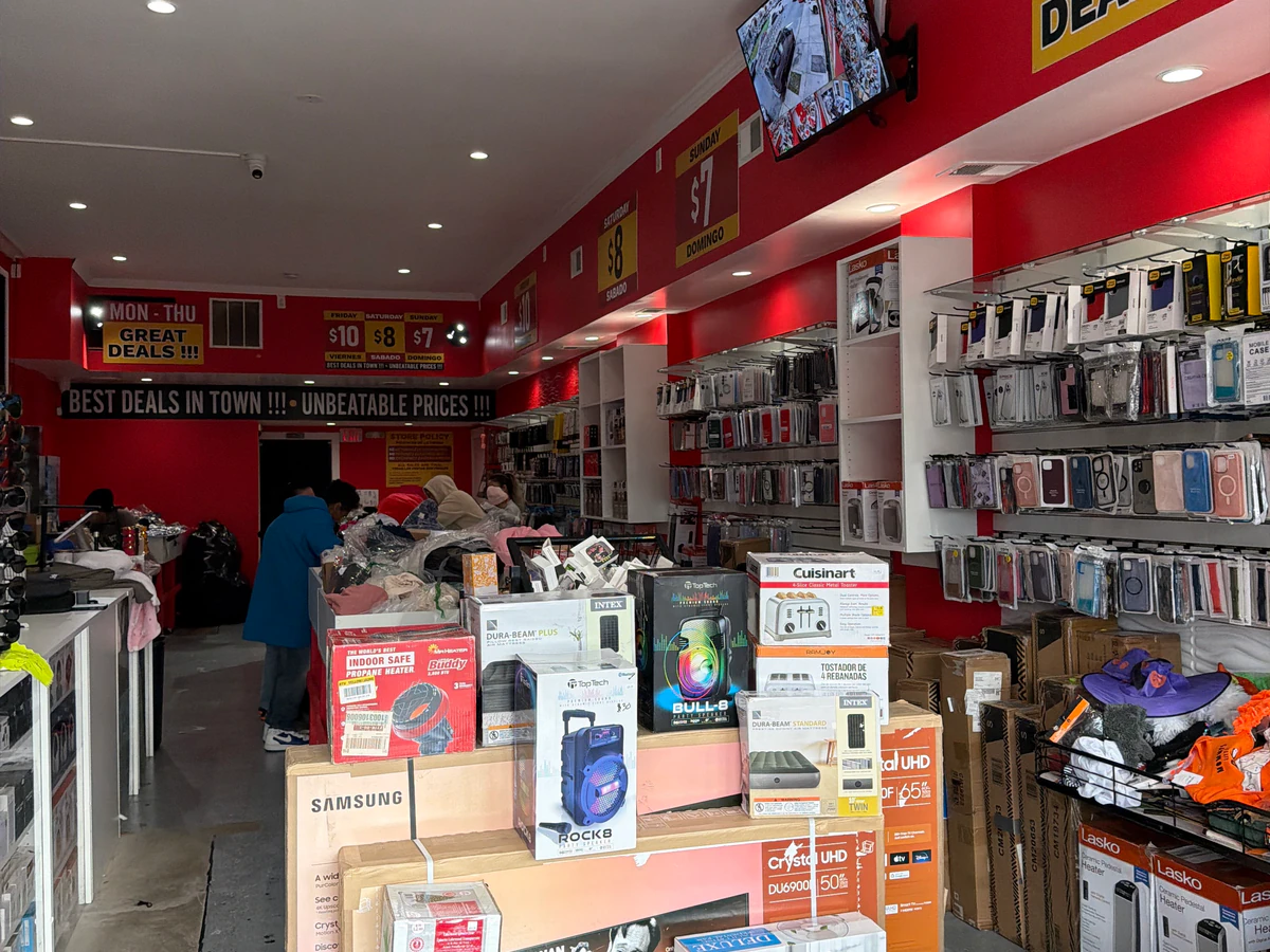 Max Liquidation & Deals interior merchandise display - store in perth amboy, new jersey.