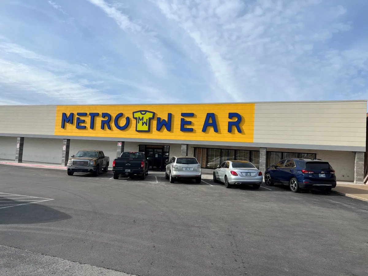 MetroWear bin store in Tulsa, OK — a liquidation store with daily price drops.
