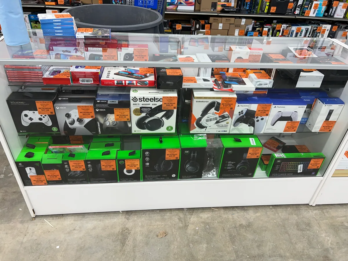 MetroWear bin store in Tulsa, OK — a liquidation store with daily price drops.