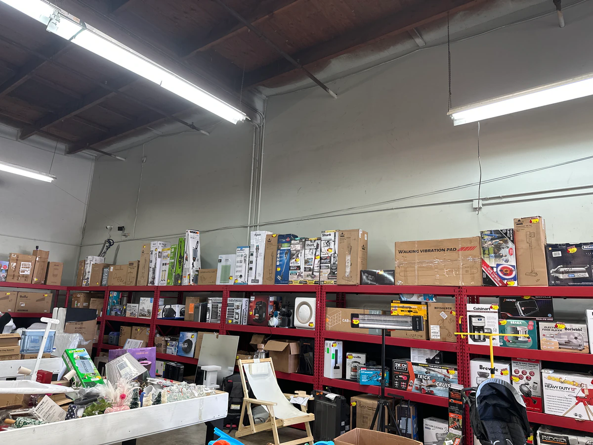 Mission Binz interior merchandise display - bin store in mountain view, california.