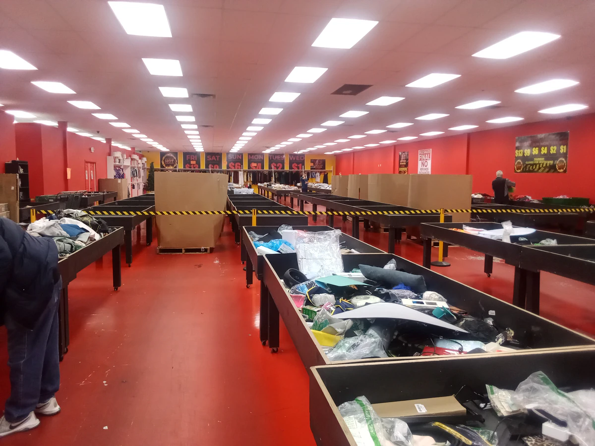 Nunu’s Hot Bargains interior merchandise display - discount store in milwaukee and greendale, wisconsin.