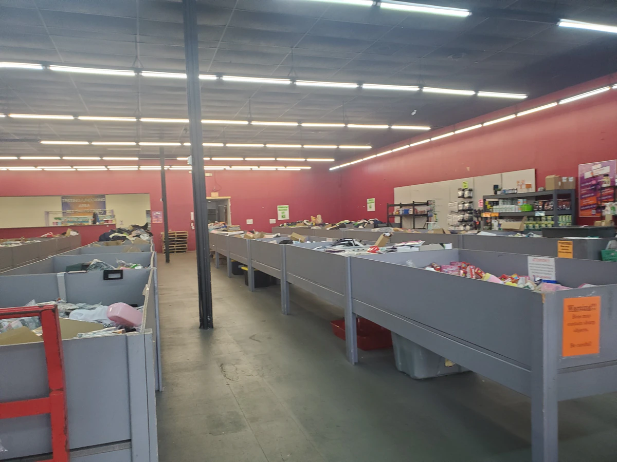 Paradise Bins interior merchandise display - discount store in archdale, north carolina.