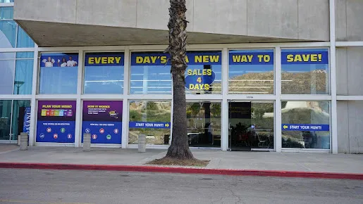 Sales 4 Days interior merchandise display - discount store in moreno valley, california.