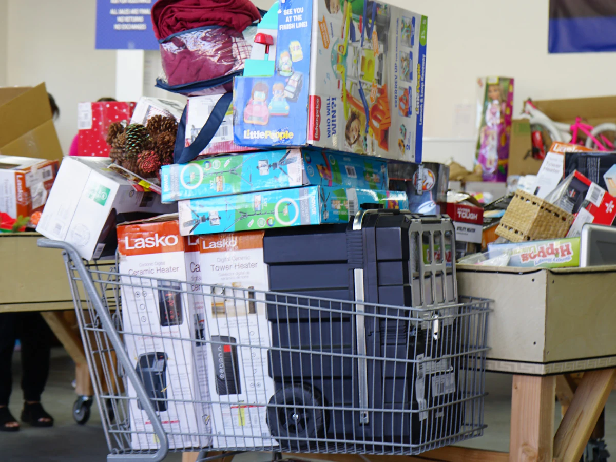 Sales 4 Days interior merchandise display - discount store in moreno valley, california.