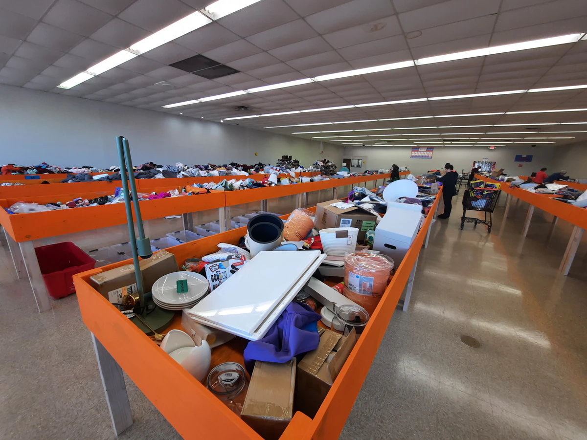 Sleem’s Deals interior merchandise display - bin store in broken arrow, oklahoma.