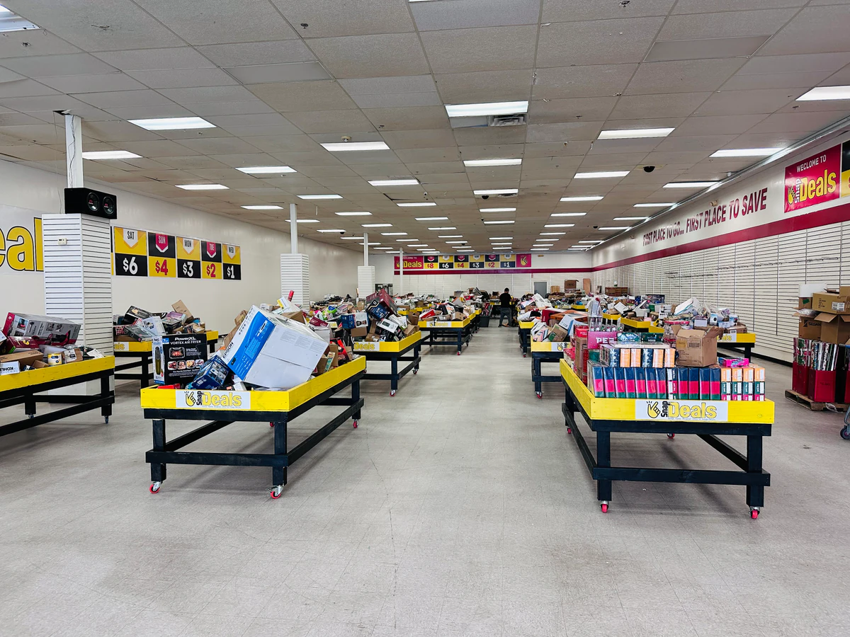 Snap Deals - High quality store fixture supplier in houston, texas.