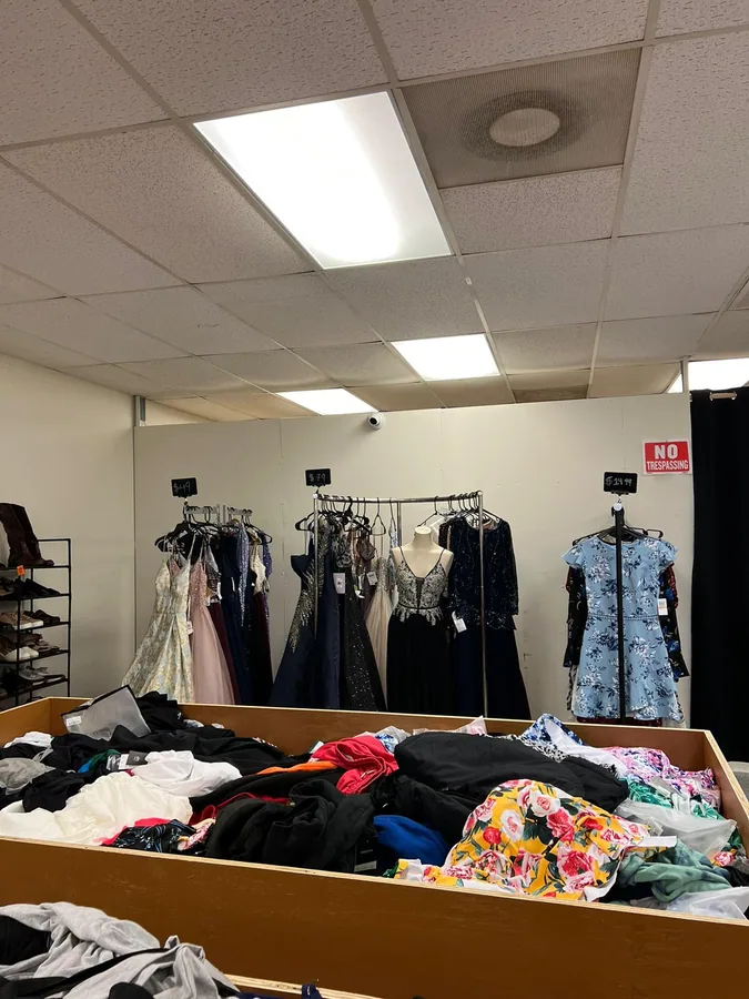 Super Deal Outlet in Houston