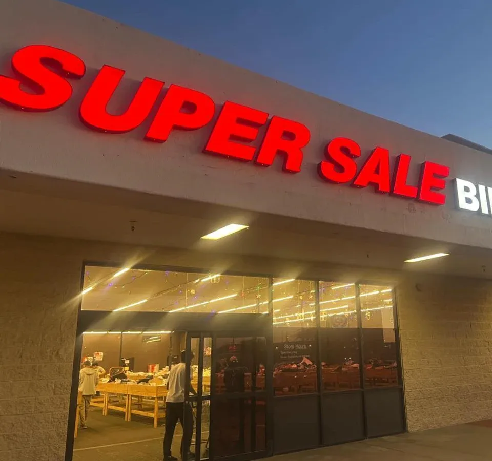 Super Sale Bin Store – Ina interior merchandise display - discount store in tucson, arizona.