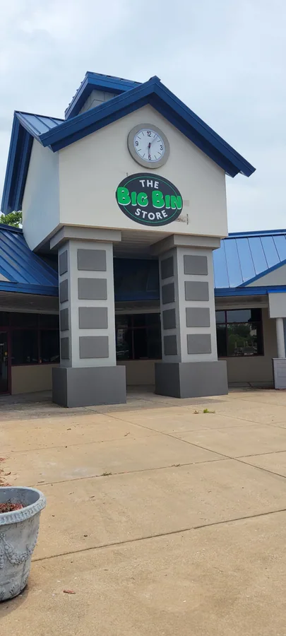 The Big Bin Store bin store in Branson, MO — a liquidation store with daily price drops.
