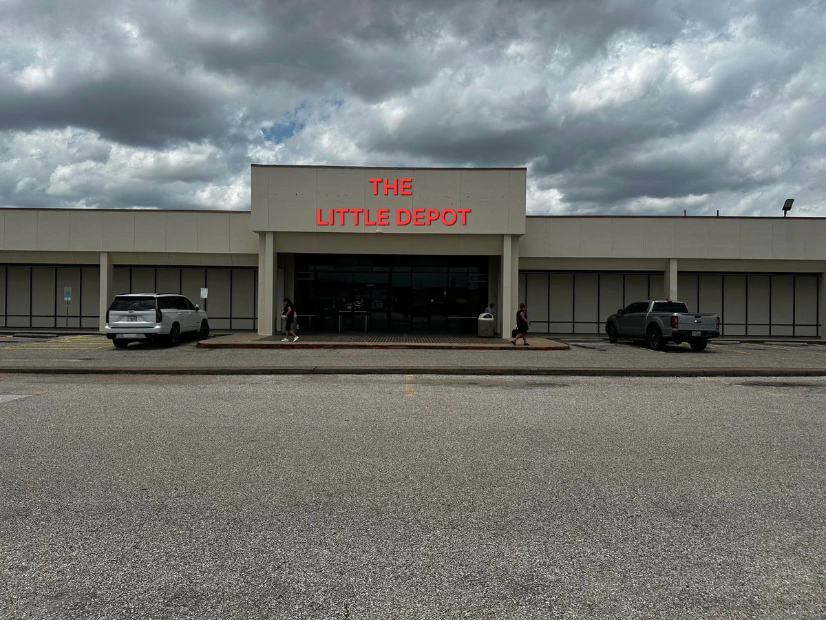 The Little Depot South Houston - High quality discount store.