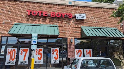 ToteBoys Bin Store interior merchandise display - discount store in raleigh, north carolina.