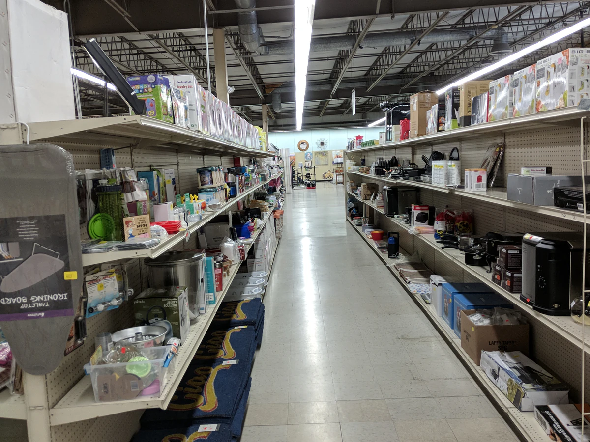 Treasure Trove – Discount Liquidation Store interior merchandise display - discount store in south hutchinson, kansas.