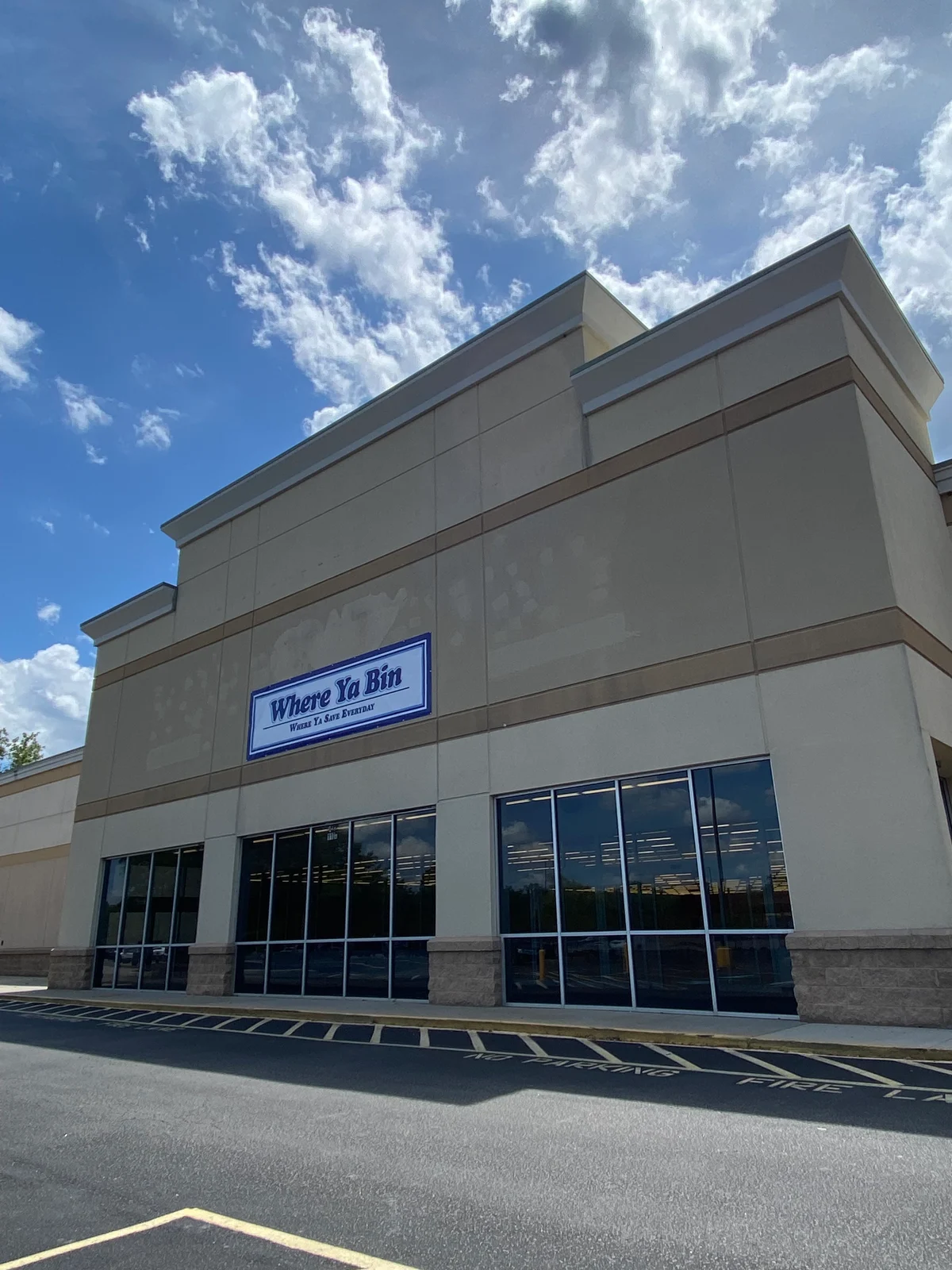 Where Ya Bin Columbia bin store in Columbia, SC — a liquidation store with daily price drops.