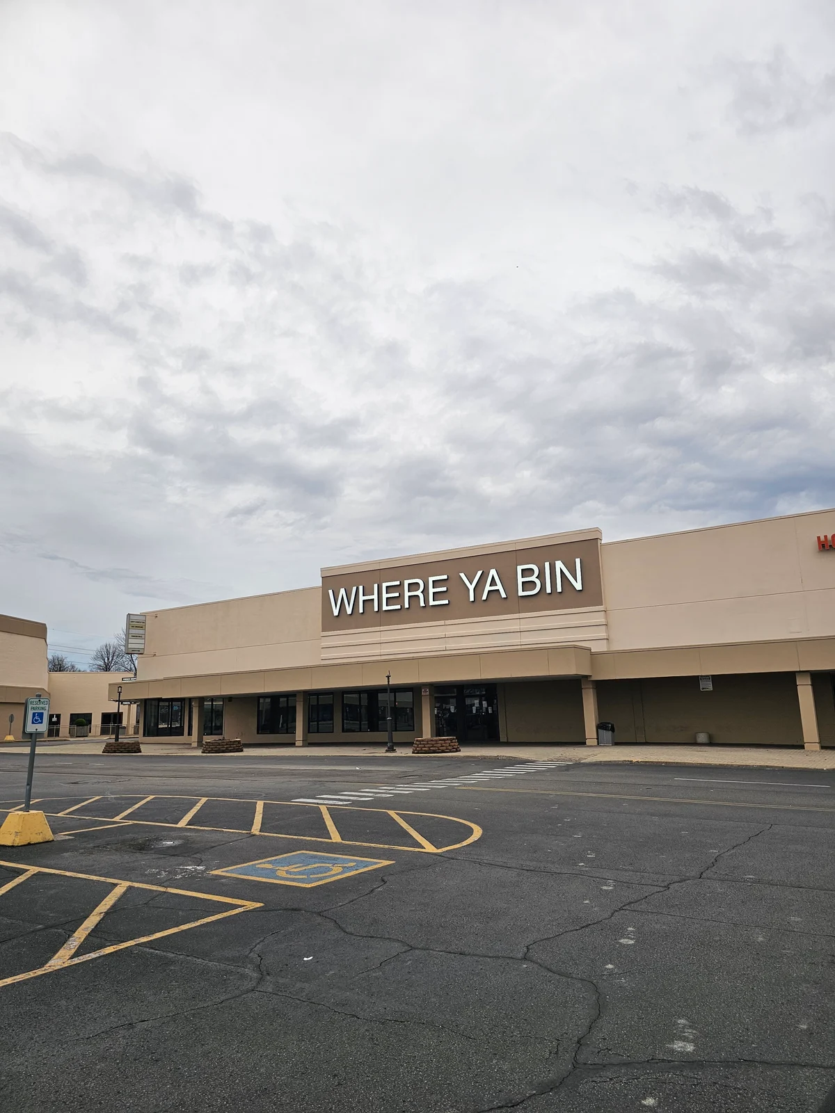 Where Ya Bin Louisville bin store in Louisville, KY — a liquidation store with daily price drops.