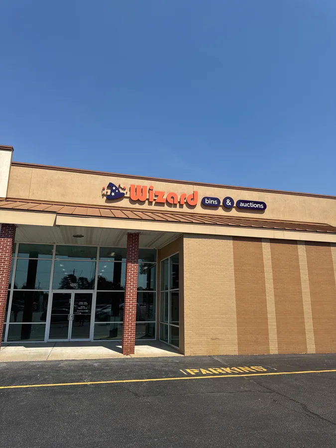Wizard Bins & Auctions bin store in Norfolk, VA — a liquidation store with daily price drops.