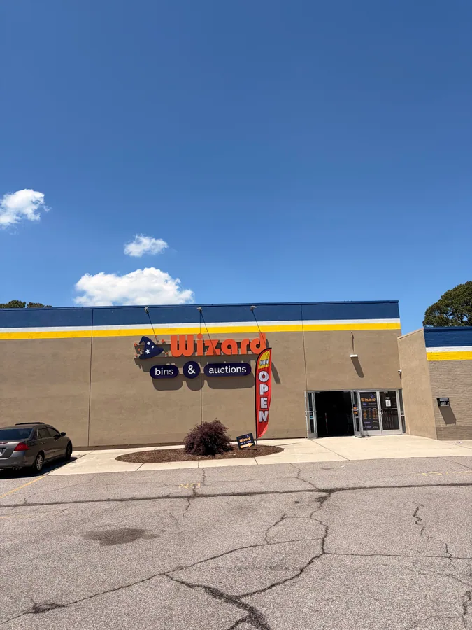 Wizard Bins & Auctions bin store in Portsmouth, VA — a liquidation store with daily price drops.