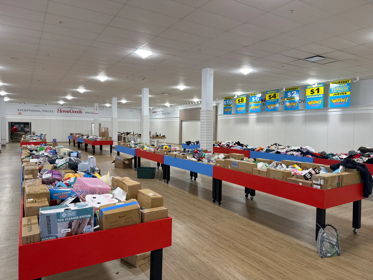 WOW Deals Parsippany interior merchandise display - liquidator.